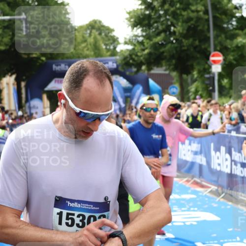 29.06.2025 - hella hamburg halbmarathon Zöllner http://msf.ph/oto/8176983 29.06.2025 10:38:11 Ziel 5091, 8091, 9944, 11049, 14274, 15382, 17623, 18986 meine-sportfotos.de