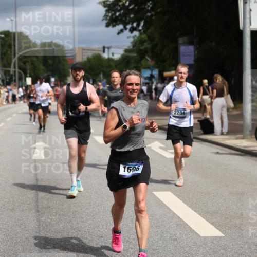 29.06.2025 - hella hamburg halbmarathon Yannick Fuchs http://msf.ph/oto/8177004 29.06.2025 10:42:02 20KM 1604, 1613, 1696, 2213, 2284, 2340, 2708, 2839, 2869, 2953, 3976, 4377, 4528, 4601, 5022, 5528, 6009, 6134, 6836, 7599, 8234, 8927, 9544, 9626, 10969, 10988, 11283, 11961, 12679, 12685, 12870, 13007, 13672, 13948, 14383, 14618, 14619, 14730, 15333, 15478, 15479, 16205, 17172, 17451, 17905, 17915, 17979, 18104, 18430, 18758, 18856, 18922, 18974, 19181 meine-sportfotos.de