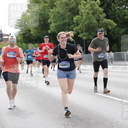 29.06.2025 - hella hamburg halbmarathon Jannik Wohlers http://msf.ph/oto/8177007 29.06.2025 10:22:29 Lombardsbrücke 1029, 1853, 2766, 3003, 3029, 3034, 3600, 5223, 5629, 6784, 6785, 7266, 7891, 7925, 9133, 9913, 10205, 10826, 12190, 13560, 13921, 14525, 14633, 14801, 15469, 15870, 16565, 16566, 16618, 16801, 16863, 17657 meine-sportfotos.de