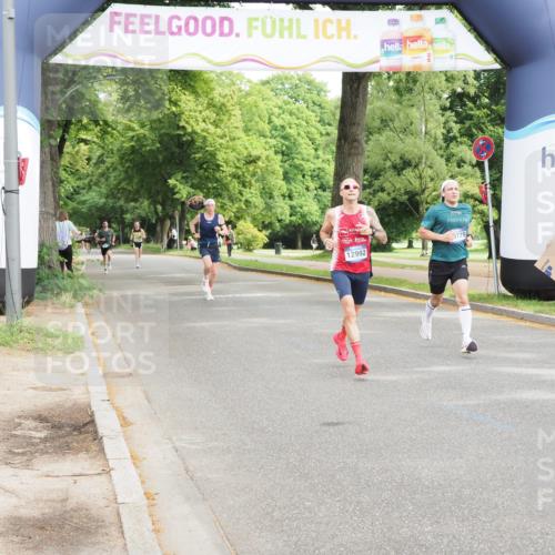 29.06.2025 - hella hamburg halbmarathon MichiJ http://msf.ph/oto/8177022 29.06.2025 10:16:38 Zwischen KM18-KM19 7380, 12992, 13779, 17040, 17258 meine-sportfotos.de