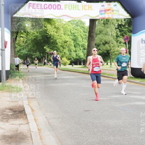 29.06.2025 - hella hamburg halbmarathon MichiJ http://msf.ph/oto/8177037 29.06.2025 10:16:38 Zwischen KM18-KM19 7380, 12992, 13779, 17040, 17258 meine-sportfotos.de