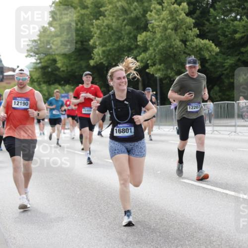 29.06.2025 - hella hamburg halbmarathon Jannik Wohlers http://msf.ph/oto/8177040 29.06.2025 10:22:29 Lombardsbrücke 1029, 1853, 2766, 3003, 3029, 3034, 3600, 5223, 5629, 6784, 6785, 7266, 7891, 7925, 9133, 9913, 10205, 10826, 12190, 13560, 13921, 14525, 14633, 14801, 15469, 15870, 16565, 16566, 16618, 16801, 16863, 17657 meine-sportfotos.de