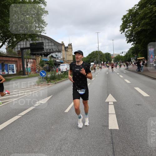 29.06.2025 - hella hamburg halbmarathon Yannick Fuchs http://msf.ph/oto/8177053 29.06.2025 10:27:51 20KM 1910, 4463, 4679, 4749, 7723, 10453, 11745, 12290, 12899, 12987, 13686, 14028, 14167, 14276, 14908, 17056, 17151, 17175, 18679, 18687, 19059 meine-sportfotos.de