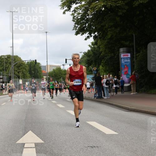 29.06.2025 - hella hamburg halbmarathon Yannick Fuchs http://msf.ph/oto/8177115 29.06.2025 10:27:56 20KM 1910, 2746, 4463, 4679, 4749, 6473, 7723, 10453, 12290, 12899, 12987, 14028, 14167, 14276, 14908, 16881, 17056, 17151, 17175, 18679, 18687, 19059 meine-sportfotos.de