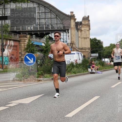 29.06.2025 - hella hamburg halbmarathon Yannick Fuchs http://msf.ph/oto/8177135 29.06.2025 10:27:57 20KM 1910, 2746, 4463, 4602, 4679, 4749, 6473, 7723, 10453, 12290, 12899, 12987, 14028, 14167, 14908, 16881, 17056, 17151, 17175, 18679, 18687, 19059 meine-sportfotos.de