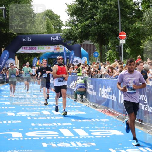 29.06.2025 - hella hamburg halbmarathon Zöllner http://msf.ph/oto/8177165 29.06.2025 10:38:17 Ziel 1688, 2849, 5091, 7743, 8002, 14688, 18584, 18986 meine-sportfotos.de