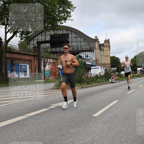 29.06.2025 - hella hamburg halbmarathon Yannick Fuchs http://msf.ph/oto/8177168 29.06.2025 10:27:58 20KM 1910, 2746, 4463, 4602, 4679, 4749, 6473, 7723, 10453, 12290, 12899, 12987, 14167, 14908, 14975, 16881, 17056, 17151, 17175, 18455, 18679, 18687, 19059 meine-sportfotos.de
