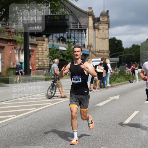29.06.2025 - hella hamburg halbmarathon Yannick Fuchs http://msf.ph/oto/8177171 29.06.2025 10:42:06 20KM 1604, 1613, 1696, 2213, 2284, 2340, 2708, 2953, 4528, 4601, 5022, 5024, 5528, 5915, 6009, 6836, 7599, 8234, 8927, 9262, 9544, 9626, 10969, 10988, 11211, 11283, 11961, 12685, 12870, 13007, 13672, 13948, 14383, 14618, 14619, 14730, 15309, 15333, 15478, 15479, 15808, 16205, 17451, 17905, 17915, 17979, 18104, 18206, 18430, 18758, 18836, 18922, 18963, 18974, 19181 meine-sportfotos.de