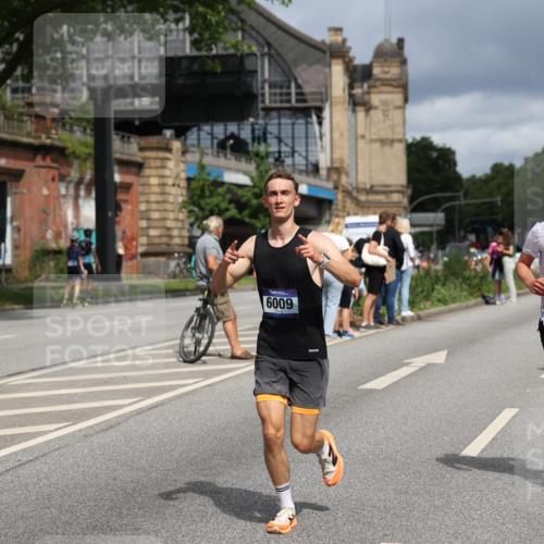 29.06.2025 - hella hamburg halbmarathon Yannick Fuchs http://msf.ph/oto/8177176 29.06.2025 10:42:06 20KM 1604, 1613, 1696, 2213, 2284, 2340, 2708, 2953, 4528, 4601, 5022, 5024, 5528, 5915, 6009, 6836, 7599, 8234, 8927, 9262, 9544, 9626, 10969, 10988, 11211, 11283, 11961, 12685, 12870, 13007, 13672, 13948, 14383, 14618, 14619, 14730, 15309, 15333, 15478, 15479, 15808, 16205, 17451, 17905, 17915, 17979, 18104, 18206, 18430, 18758, 18836, 18922, 18963, 18974, 19181 meine-sportfotos.de