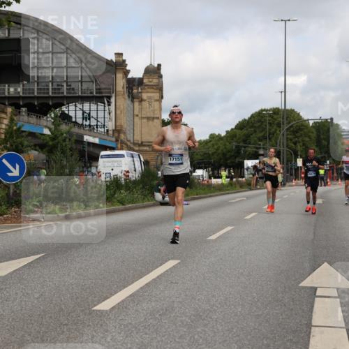 29.06.2025 - hella hamburg halbmarathon Yannick Fuchs http://msf.ph/oto/8177189 29.06.2025 10:27:58 20KM 1910, 2746, 4463, 4602, 4679, 4749, 6473, 7723, 10453, 12290, 12899, 12987, 14167, 14908, 14975, 16881, 17056, 17151, 17175, 18455, 18679, 18687, 19059 meine-sportfotos.de