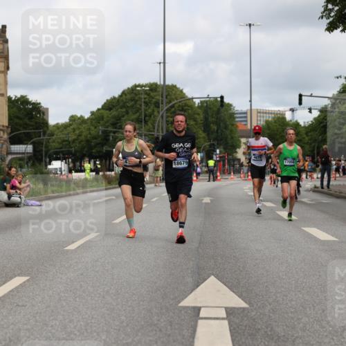 29.06.2025 - hella hamburg halbmarathon Yannick Fuchs http://msf.ph/oto/8177232 29.06.2025 10:28:00 20KM 1910, 2746, 4602, 4679, 4749, 6473, 7723, 8956, 10453, 12290, 12899, 12987, 14167, 14466, 14908, 14975, 16881, 16931, 17056, 17151, 17175, 18455, 18679, 18687, 19059 meine-sportfotos.de