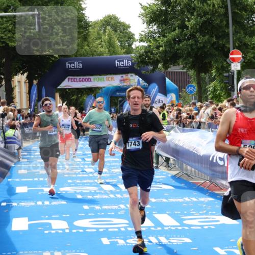 29.06.2025 - hella hamburg halbmarathon Zöllner http://msf.ph/oto/8177246 29.06.2025 10:38:20 Ziel 1042, 1688, 2849, 5091, 6095, 7743, 8002, 14688, 18584 meine-sportfotos.de