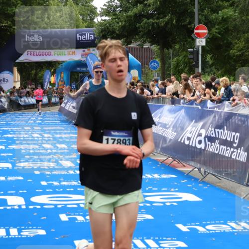 29.06.2025 - hella hamburg halbmarathon Zöllner http://msf.ph/oto/8177247 29.06.2025 10:27:52 Ziel 1122, 17893 meine-sportfotos.de