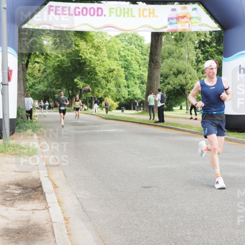 29.06.2025 - hella hamburg halbmarathon MichiJ http://msf.ph/oto/8177275 29.06.2025 10:16:41 Zwischen KM18-KM19 7380, 12992, 13779, 15671, 17040 meine-sportfotos.de
