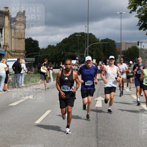 29.06.2025 - hella hamburg halbmarathon Yannick Fuchs http://msf.ph/oto/8177288 29.06.2025 10:42:09 20KM 1320, 1613, 1696, 2213, 2284, 2340, 2708, 2953, 3747, 4324, 4528, 4601, 5024, 5362, 5528, 5915, 6009, 6836, 7599, 8234, 8927, 9262, 9544, 9626, 10969, 11211, 11283, 11961, 12685, 13007, 13948, 14383, 14618, 14619, 15309, 15333, 15478, 15479, 15735, 15808, 16149, 16205, 17451, 17905, 18104, 18206, 18430, 18758, 18836, 18922, 18963, 18974, 19181 meine-sportfotos.de