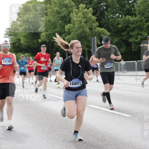 29.06.2025 - hella hamburg halbmarathon Jannik Wohlers http://msf.ph/oto/8177292 29.06.2025 10:22:29 Lombardsbrücke 1029, 1853, 2766, 3003, 3029, 3034, 3600, 5223, 5629, 6784, 6785, 7266, 7891, 7925, 9133, 9913, 10205, 10826, 12190, 13560, 13921, 14525, 14633, 14801, 15469, 15870, 16565, 16566, 16618, 16801, 16863, 17657 meine-sportfotos.de