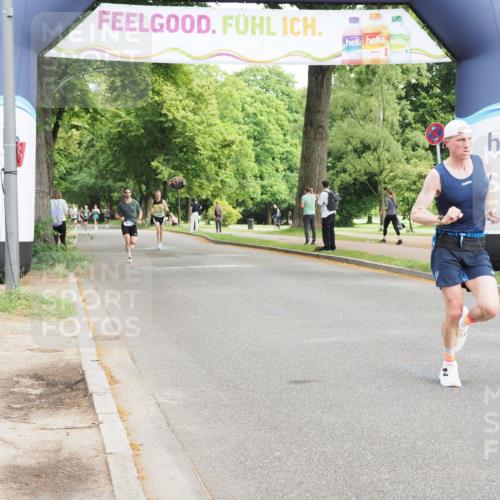 29.06.2025 - hella hamburg halbmarathon MichiJ http://msf.ph/oto/8177302 29.06.2025 10:16:41 Zwischen KM18-KM19 7380, 12992, 13779, 15671, 17040 meine-sportfotos.de