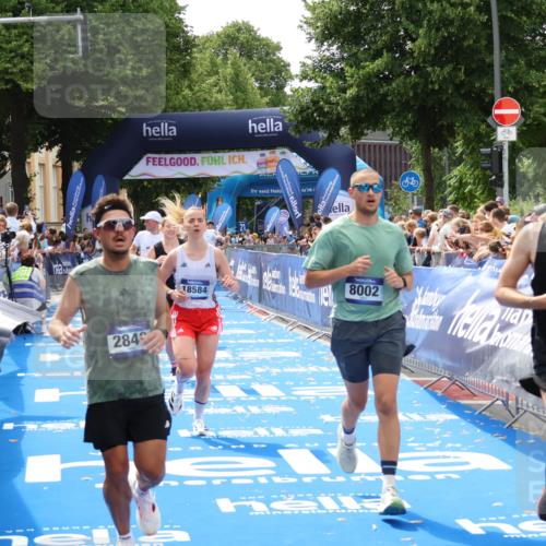 29.06.2025 - hella hamburg halbmarathon Zöllner http://msf.ph/oto/8177308 29.06.2025 10:38:22 Ziel 1042, 1688, 2849, 3431, 6095, 7110, 8002, 14688, 18584 meine-sportfotos.de