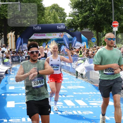 29.06.2025 - hella hamburg halbmarathon Zöllner http://msf.ph/oto/8177333 29.06.2025 10:38:22 Ziel 1042, 1688, 2849, 3431, 6095, 7110, 8002, 14688, 18584 meine-sportfotos.de
