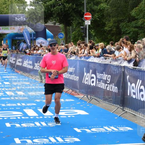 29.06.2025 - hella hamburg halbmarathon Zöllner http://msf.ph/oto/8177359 29.06.2025 10:28:01 Ziel 10106, 10485, 12189, 16377, 17488 meine-sportfotos.de