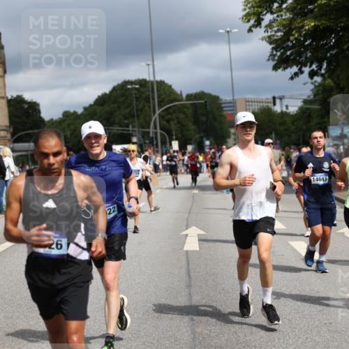 29.06.2025 - hella hamburg halbmarathon Yannick Fuchs http://msf.ph/oto/8177431 29.06.2025 10:42:10 20KM 1320, 1696, 2213, 2284, 2340, 2708, 2953, 3747, 4324, 4528, 4601, 5024, 5362, 5528, 5915, 6009, 6836, 7599, 8234, 8927, 9262, 9544, 9626, 10969, 11211, 11961, 12685, 13007, 13948, 14383, 14618, 14619, 14797, 15309, 15333, 15478, 15479, 15735, 15808, 16149, 16205, 17451, 17905, 18104, 18206, 18430, 18758, 18836, 18922, 18963, 18974, 19181 meine-sportfotos.de