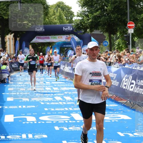 29.06.2025 - hella hamburg halbmarathon Zöllner http://msf.ph/oto/8177432 29.06.2025 10:38:27 Ziel 1042, 1710, 2745, 3014, 3431, 3790, 6095, 7110, 14992, 16075, 16280, 18761 meine-sportfotos.de