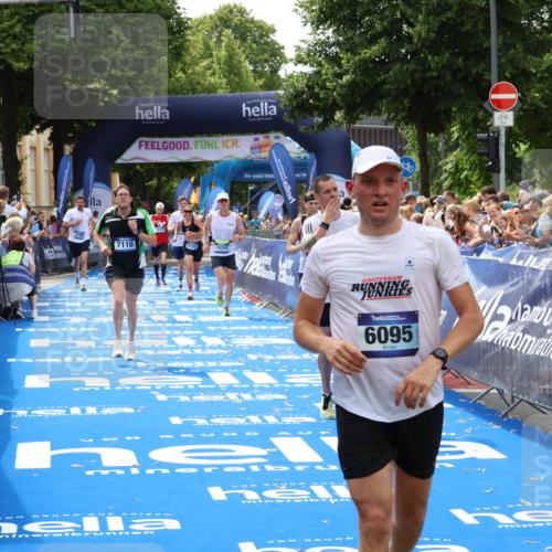 29.06.2025 - hella hamburg halbmarathon Zöllner http://msf.ph/oto/8177443 29.06.2025 10:38:27 Ziel 1042, 1710, 2745, 3014, 3431, 3790, 6095, 7110, 14992, 16075, 16280, 18761 meine-sportfotos.de