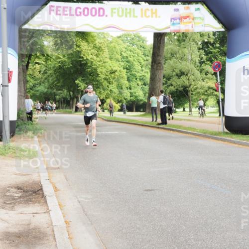 29.06.2025 - hella hamburg halbmarathon MichiJ http://msf.ph/oto/8177446 29.06.2025 10:16:43 Zwischen KM18-KM19 7380, 12992, 13779, 15671, 17040 meine-sportfotos.de