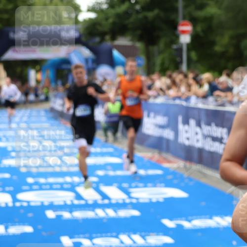 29.06.2025 - hella hamburg halbmarathon Zöllner http://msf.ph/oto/8177484 29.06.2025 10:28:09 Ziel 13383, 14757, 15883, 17488 meine-sportfotos.de