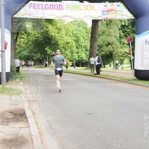 29.06.2025 - hella hamburg halbmarathon MichiJ http://msf.ph/oto/8177543 29.06.2025 10:16:44 Zwischen KM18-KM19 12992, 13779, 15671, 17040 meine-sportfotos.de