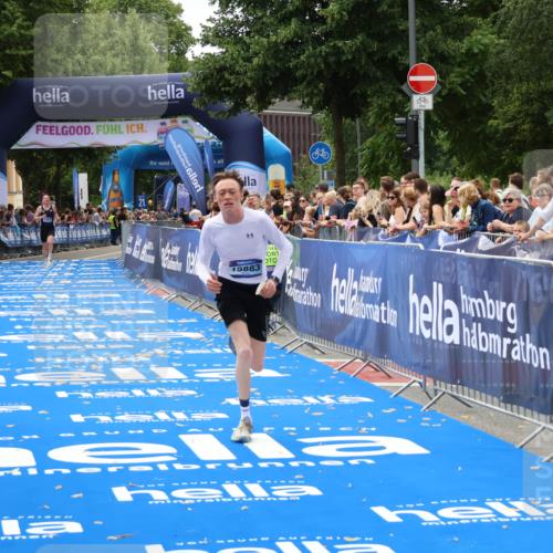 29.06.2025 - hella hamburg halbmarathon Zöllner http://msf.ph/oto/8177555 29.06.2025 10:28:13 Ziel 15883 meine-sportfotos.de