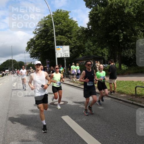 29.06.2025 - hella hamburg halbmarathon Yannick Fuchs http://msf.ph/oto/8177561 29.06.2025 10:42:11 20KM 1320, 2213, 2284, 2340, 2708, 2953, 3747, 4324, 4528, 4601, 5024, 5362, 5528, 5915, 6009, 6836, 7599, 8234, 8927, 9262, 9538, 9544, 9626, 10969, 11211, 11961, 12685, 13007, 13948, 14383, 14618, 14619, 14797, 15309, 15333, 15478, 15479, 15735, 15808, 16149, 16205, 17905, 18104, 18206, 18430, 18758, 18790, 18836, 18922, 18963, 18974, 19181 meine-sportfotos.de