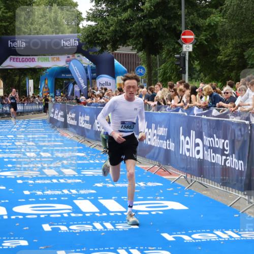 29.06.2025 - hella hamburg halbmarathon Zöllner http://msf.ph/oto/8177573 29.06.2025 10:28:13 Ziel 15883 meine-sportfotos.de