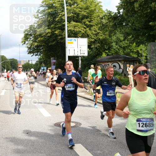 29.06.2025 - hella hamburg halbmarathon Yannick Fuchs http://msf.ph/oto/8177576 29.06.2025 10:42:12 20KM 1320, 2213, 2284, 2340, 2708, 2953, 3747, 4324, 4528, 4601, 5024, 5362, 5528, 5915, 6009, 6836, 7599, 8234, 8927, 9262, 9538, 9544, 9626, 11211, 11961, 12549, 12685, 13007, 13948, 14383, 14618, 14619, 14797, 15309, 15333, 15478, 15479, 15735, 15808, 16149, 16205, 17905, 18206, 18430, 18476, 18758, 18790, 18836, 18922, 18963, 18974, 19181 meine-sportfotos.de