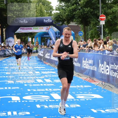 29.06.2025 - hella hamburg halbmarathon Zöllner http://msf.ph/oto/8177634 29.06.2025 10:28:22 Ziel 3075, 7389, 12529, 14140, 16711 meine-sportfotos.de