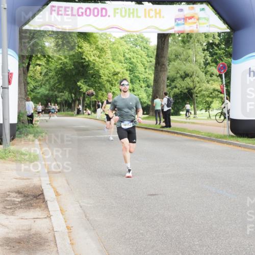 29.06.2025 - hella hamburg halbmarathon MichiJ http://msf.ph/oto/8177663 29.06.2025 10:16:44 Zwischen KM18-KM19 12992, 13779, 15671, 17040 meine-sportfotos.de