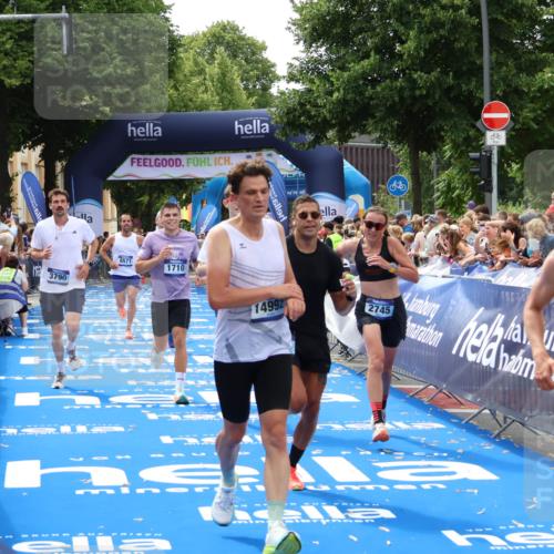 29.06.2025 - hella hamburg halbmarathon Zöllner http://msf.ph/oto/8177669 29.06.2025 10:38:32 Ziel 1710, 2745, 3014, 3790, 8571, 14905, 14992, 16075, 16280, 18357, 18761 meine-sportfotos.de
