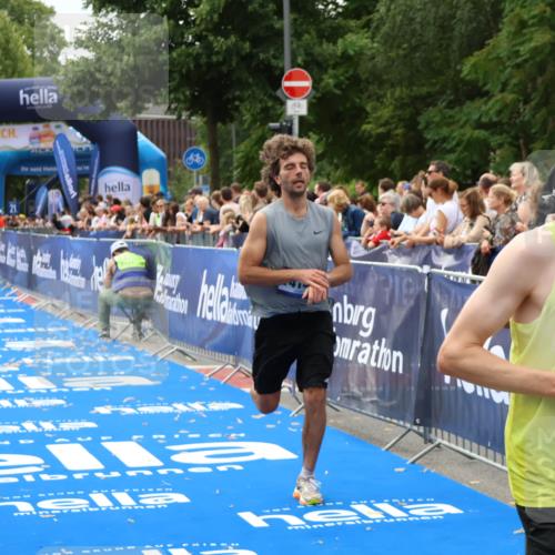 29.06.2025 - hella hamburg halbmarathon Zöllner http://msf.ph/oto/8177796 29.06.2025 10:28:29 Ziel 5328, 12529, 14140, 16711, 17374 meine-sportfotos.de