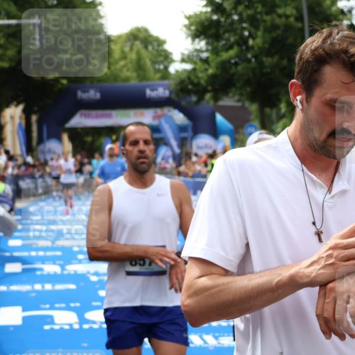 29.06.2025 - hella hamburg halbmarathon Zöllner http://msf.ph/oto/8177846 29.06.2025 10:38:37 Ziel 8571, 11379, 14905, 17154, 18357 meine-sportfotos.de
