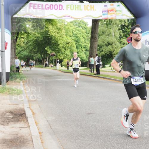 29.06.2025 - hella hamburg halbmarathon MichiJ http://msf.ph/oto/8177885 29.06.2025 10:16:45 Zwischen KM18-KM19 10485, 12992, 13779, 15671 meine-sportfotos.de