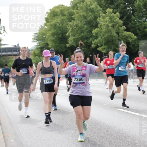 29.06.2025 - hella hamburg halbmarathon Jannik Wohlers http://msf.ph/oto/8178021 29.06.2025 10:22:34 Lombardsbrücke 1029, 1853, 2766, 3003, 3029, 3034, 4190, 4266, 5629, 6578, 6784, 6785, 7266, 7891, 9133, 9913, 10205, 10826, 12025, 12190, 12265, 13560, 13921, 14041, 14525, 14801, 15469, 16565, 16566, 16618, 16801, 16863, 17657 meine-sportfotos.de