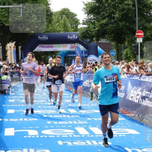 29.06.2025 - hella hamburg halbmarathon Zöllner http://msf.ph/oto/8178077 29.06.2025 10:38:46 Ziel 2296, 2719, 4148, 5248, 6684, 8450, 9264, 9403, 10218, 11055, 11281, 11282, 12772, 13800, 15372, 18188, 19004 meine-sportfotos.de