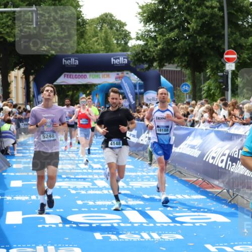 29.06.2025 - hella hamburg halbmarathon Zöllner http://msf.ph/oto/8178100 29.06.2025 10:38:47 Ziel 2296, 2719, 4148, 5248, 6684, 8450, 9264, 9403, 9540, 10218, 11055, 11281, 11282, 12772, 13800, 15372, 18188, 19004 meine-sportfotos.de