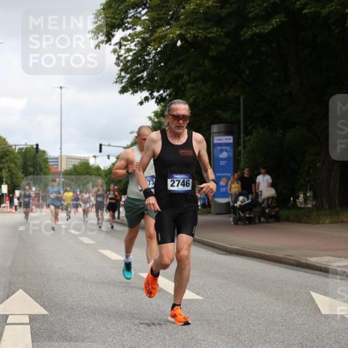 29.06.2025 - hella hamburg halbmarathon Yannick Fuchs http://msf.ph/oto/8178101 29.06.2025 10:28:14 20KM 1053, 1910, 1959, 2746, 2836, 4246, 4602, 4679, 6473, 7723, 8956, 12290, 14167, 14466, 14975, 15268, 15326, 16755, 16881, 16931, 17175, 17802, 18455, 18687, 18731, 18854 meine-sportfotos.de