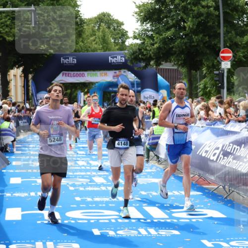 29.06.2025 - hella hamburg halbmarathon Zöllner http://msf.ph/oto/8178111 29.06.2025 10:38:47 Ziel 2296, 2719, 4148, 5248, 6684, 8450, 9264, 9403, 9540, 10218, 11055, 11281, 11282, 12772, 13800, 15372, 18188, 19004 meine-sportfotos.de