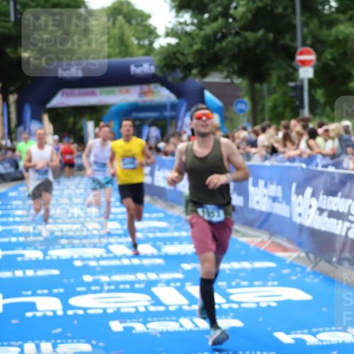 29.06.2025 - hella hamburg halbmarathon Zöllner http://msf.ph/oto/8178115 29.06.2025 10:28:47 Ziel 1953, 2604, 3968, 6090, 10486, 15655, 17428, 18763 meine-sportfotos.de