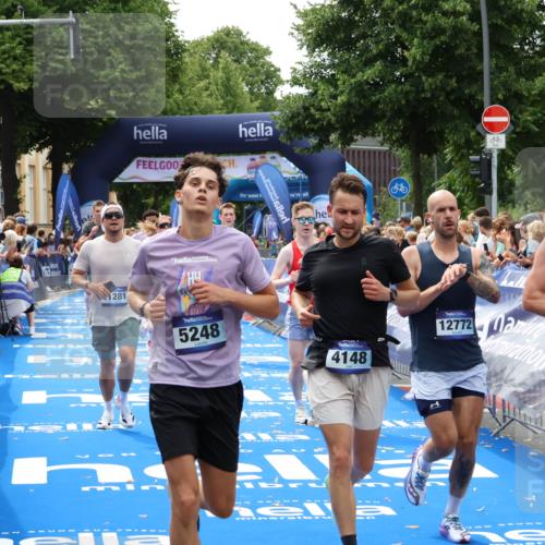 29.06.2025 - hella hamburg halbmarathon Zöllner http://msf.ph/oto/8178152 29.06.2025 10:38:48 Ziel 2296, 2719, 4148, 5248, 6684, 8450, 9264, 9540, 10218, 11055, 11281, 11282, 12772, 13755, 13800, 14093, 15372, 18188, 19004 meine-sportfotos.de