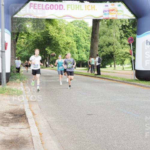 29.06.2025 - hella hamburg halbmarathon MichiJ http://msf.ph/oto/8178157 29.06.2025 10:16:55 Zwischen KM18-KM19  meine-sportfotos.de