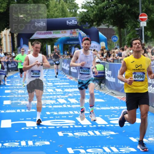 29.06.2025 - hella hamburg halbmarathon Zöllner http://msf.ph/oto/8178184 29.06.2025 10:28:49 Ziel 2604, 3968, 6090, 10486, 15655, 17428, 18763 meine-sportfotos.de