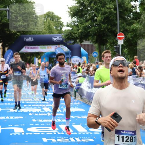 29.06.2025 - hella hamburg halbmarathon Zöllner http://msf.ph/oto/8178248 29.06.2025 10:38:51 Ziel 2296, 2719, 6684, 8450, 9264, 9540, 10218, 11055, 11281, 11282, 13755, 13800, 14093, 15372 meine-sportfotos.de